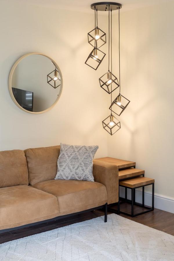 エディンバラGuestready - Elegant 2Br Period Flat In Oldtownアパートメント エクステリア 写真