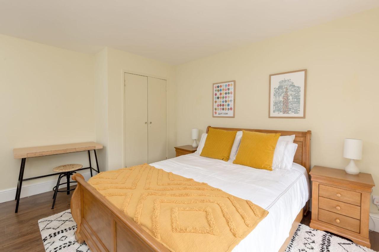 エディンバラGuestready - Elegant 2Br Period Flat In Oldtownアパートメント エクステリア 写真